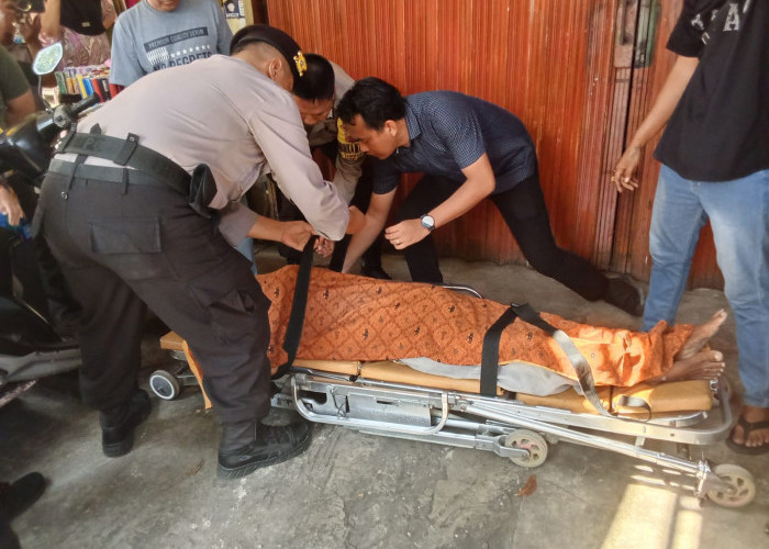 Diduga Sakit, Pria Tanpa Identitas Ditemukan Meninggal di Depan Ruko 