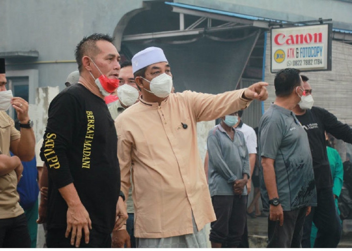 Bupati Anwar Sadat Tinjau Langsung Lokasi Kebakaran di Kawasan Masjid Al-Amin