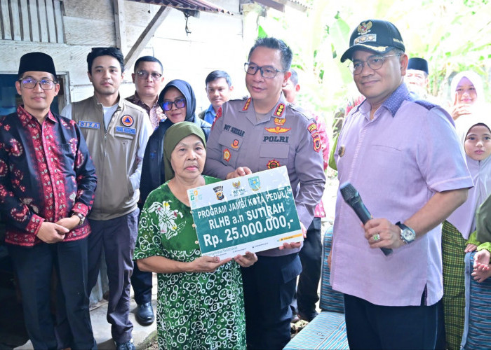 Sambut Hari Bhayangkara Ke-80, Pemkot Jambi, Polresta Jambi dan Baznas Kolaborasi Bedah Rumah Mak Gambreng 