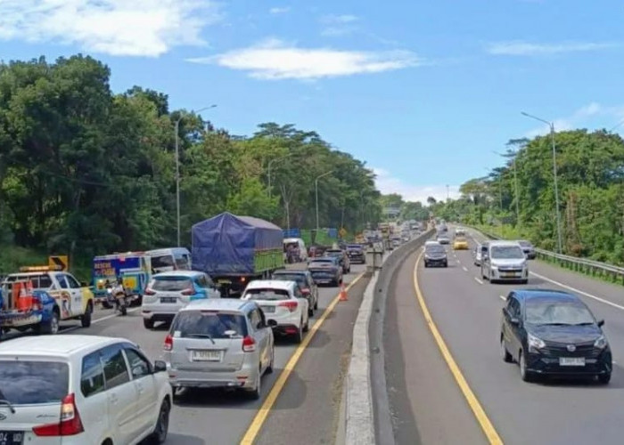 Lima Kendaraan Terlibat Kecelakaan Beruntun di Tol Cipularang