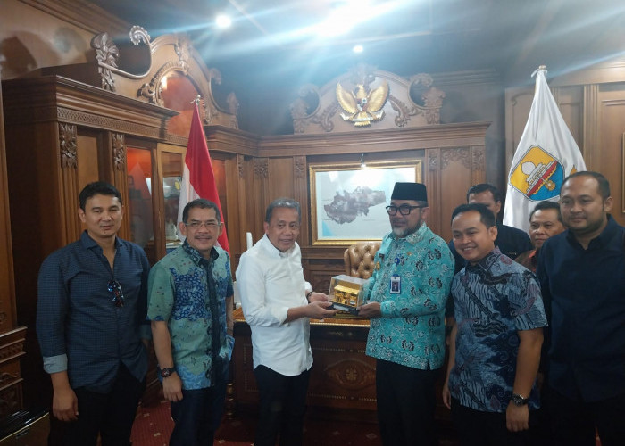 Disambangi Waka DPR RI, Pjs Gubernur Sudirman Komunikasikan Industri - Pembangunan Jambi ke Kementerian 