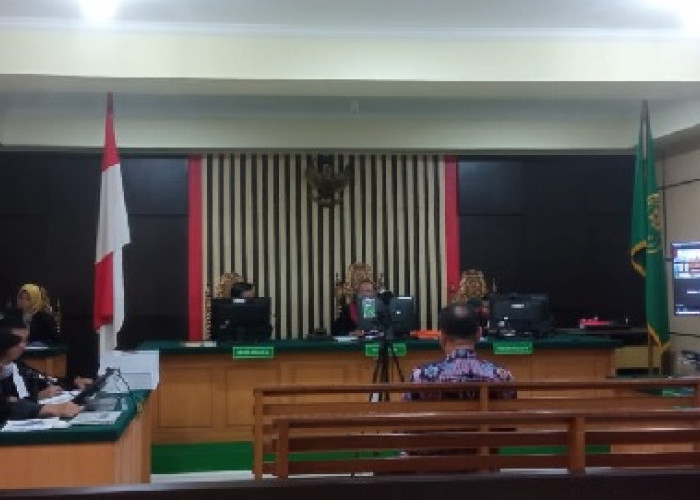 -Eks Anggota DPRD Provinsi Jambi Kusnindar Dituntut 4 Tahun Penjara dan Denda Rp 200 Juta
