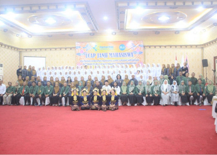 Ucap Janji Mahasiswa Poltekkes Kemenkes Jambi Jurusan Kebidanan