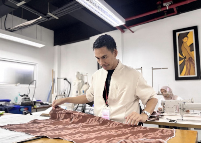 Batik dan Jalan Panjang UMKM Binaan PalmCo Menembus Pasar Modern