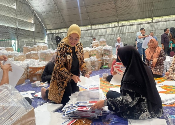 Pastikan Pemilu 2024 Berjalan Lancar, Pj Wali Kota Jambi Sidak Kantor KPU dan Gudang Logistik