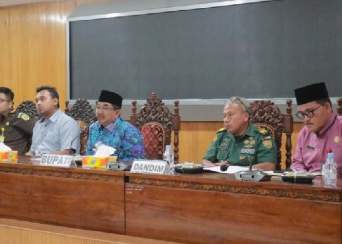 Bupati Tanjabbar Hadiri Mediasi Penyelesaian Masalah Antara Kelompok Tani Imam Hasan Desa Badang & PT. DAS