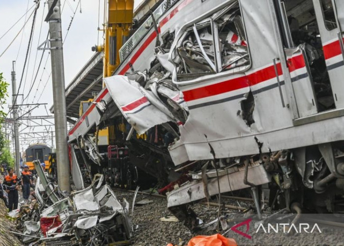 Satu Korban Tewas Kecelakaan KA Argo Bromo Anggrek dan KRL Commuter Line Asal Jambi 