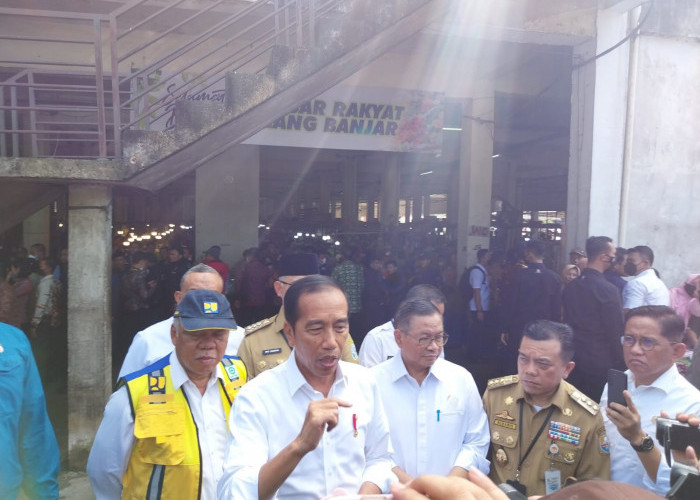 Blusukan di Pasar Jambi, Presiden Jokowi Perintahkan Pemda Biayai Transportasi Barang Untuk Tekan Inflasi
