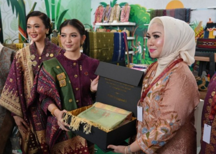 Produk Kriya Binaan PTPN IV PalmCo Curi Perhatian Ibu Wapres Selvi Gibran di Kriyanusa 2026