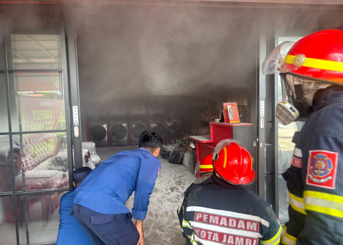 Diduga Dipicu Kebocoran Gas, Usaha Laundry di Alam Barajo Terbakar