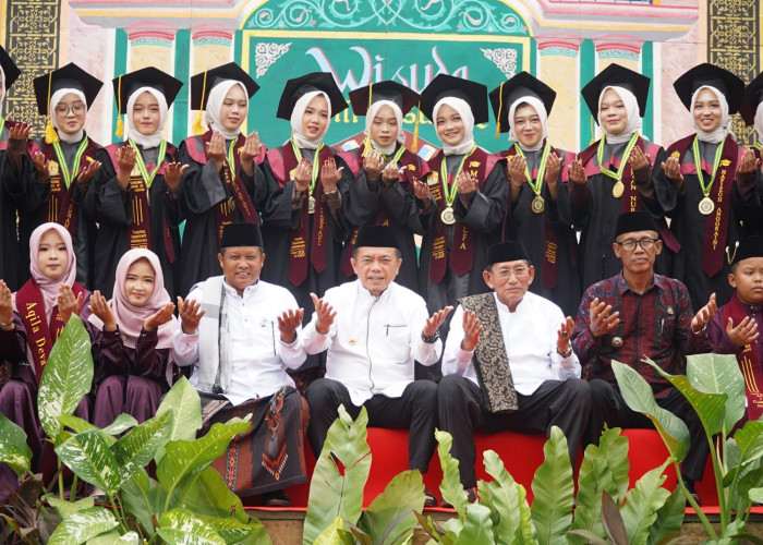 Al Haris Doakan Santri Ponpes Al-Anwar Jadi Generasi Berakhlak Mulia dan Berprestasi