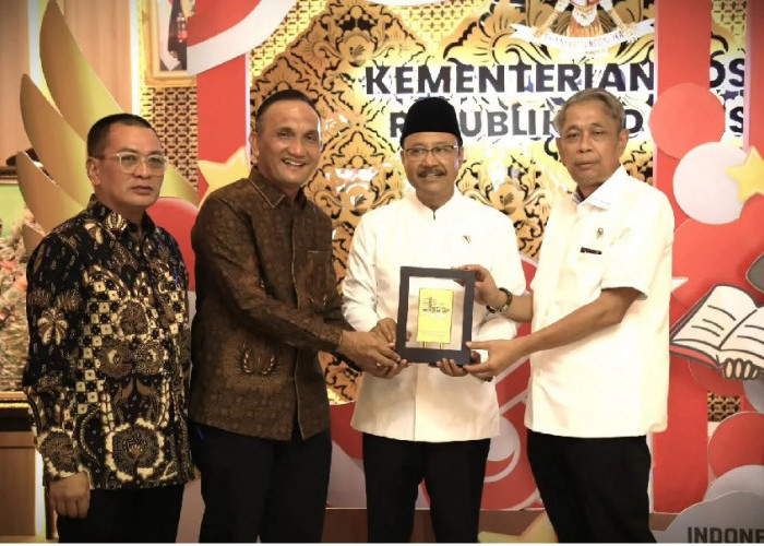 Penguatan Program Sosial, Bupati Hurmin Temui Mensos RI
