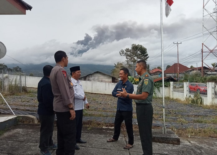 Erupsi Terbesar Tanpa Putus Gunung Kerinci, Semburan Abu Vulkanik Hingga 900 Meter