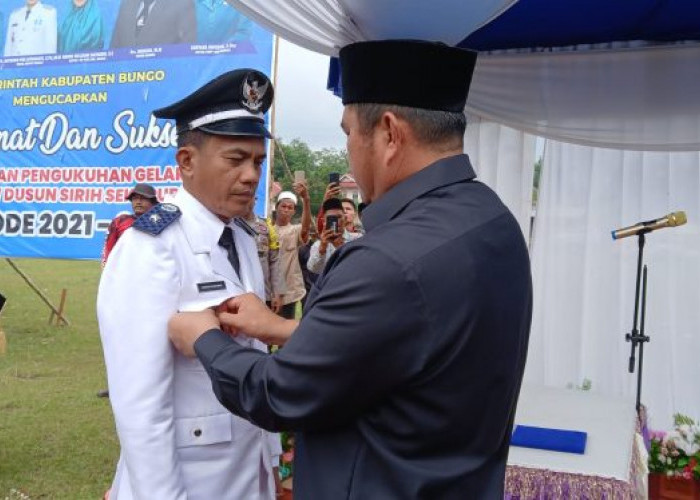 Bupati Bungo H. Mashuri Lantik Antoni Nuzerman Sebagai PAW Rio Sirih Sekapur