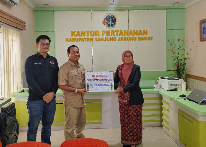 Perkuat Kerja Sama, SKK Migas PetroChina Salurkan Bantuan Alat Kantor ke BPN Kuala Tungkal