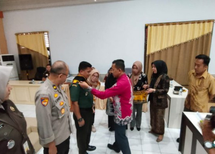 Ketua TPPS Kukuhkan Bapak Asuh dan Bunda Asuh Stunting