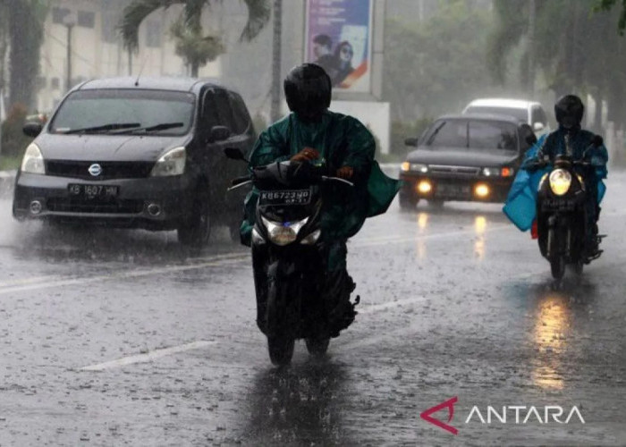BMKG: Jumat, Waspada Potensi Hujan Lebat-Sangat Lebat di Sejumlah Area. Berikut Daerahnya.. 