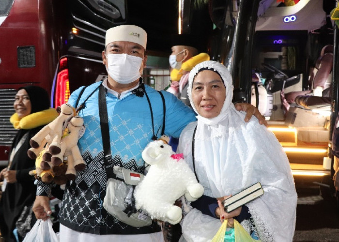 Kisah Kloter BTH 13 Jambi Kembali ke Tanah Air: Dari Tangis Haru Petani hingga Madrasah Kesabaran di Armuzna
