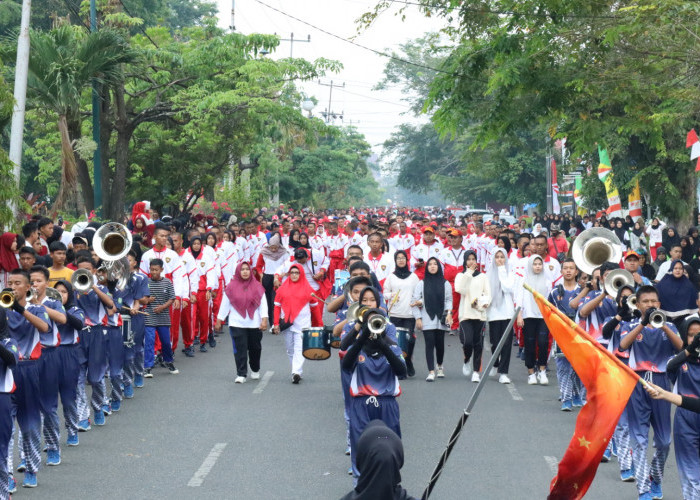 Ribuan Masyarakat Bungo Tumpah ke Jalan Sambut HUT RI ke-78