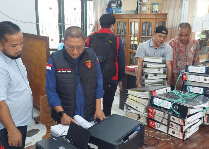 Kejati Jambi Geledah Kantor Sekretariat DPRD Merangin, Amankan Dokumen dan Barang Elektronik