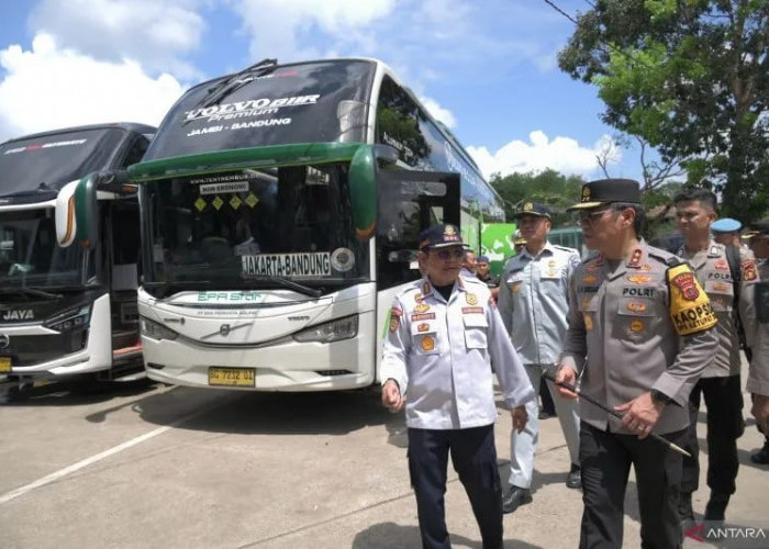 Kapolda Jambi Pastikan Keselamatan dan Kelancaran Pemudik di Terminal