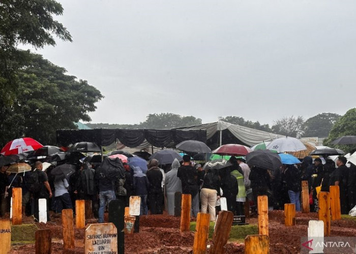 Vidi Aldiano Dimakamkan di TPU Tanah Kusir