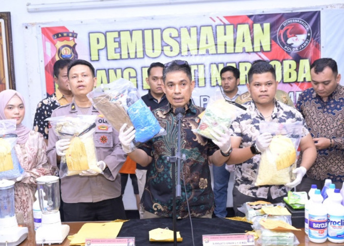 4 Kg Sabu dan 19.873 Butir Pil Ekstasi yang Dibungkus Kemasan Teh Cina Dimusnahkan