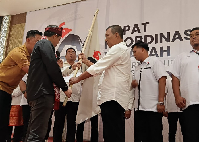 Pengurus PSI Jambi Resmi Dilantik, Romi Hariyanto Targetkan Kursi DPR RI  