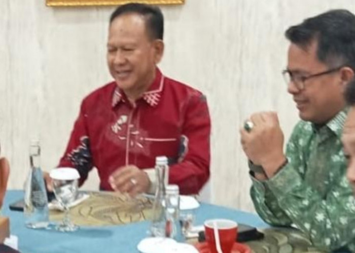 H A Khafidh Ucapkan Selamat Kepada Sudirman