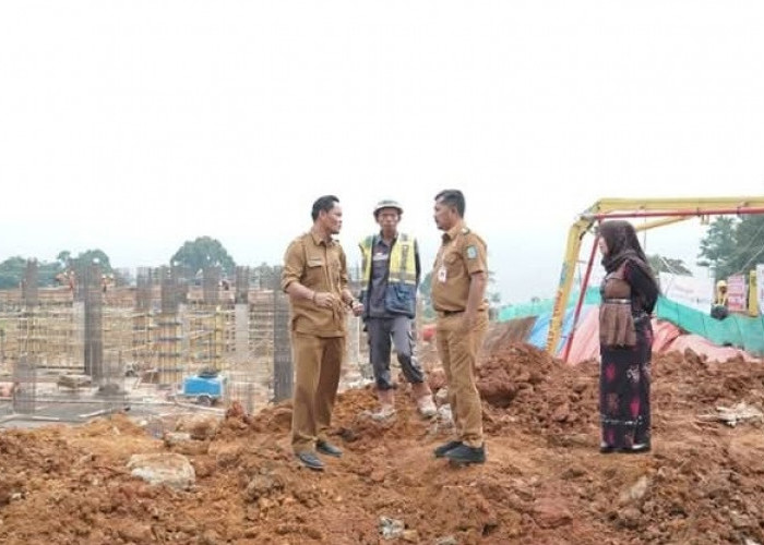Bupati Monadi Tinjau RSUD Kerinci, Pembangunan Rp137 Miliar Dikebut