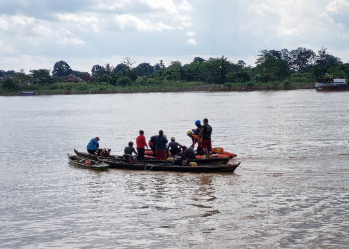 Pria yang Tenggelam Mencari Besi di Dasar Sungai Batanghari Ditemukan 