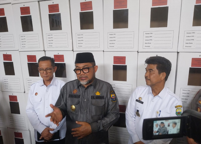 Pemantauan Kesiapan Pilkada di Muaro Jambi, Pjs Gubernur Ingatkan Atur TPS di Tapal Batas - Perekaman KTP