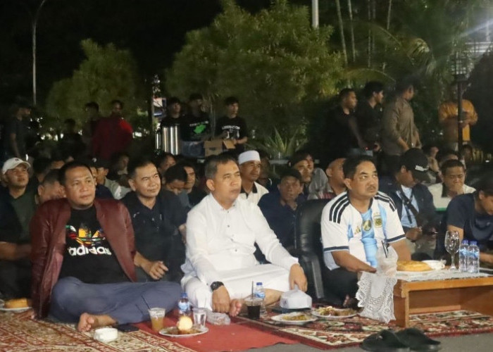 Bupati Anwar Sadat Nobar Bareng Warga, Saksikan Argentina Melaju ke Final Piala Dunia 2026