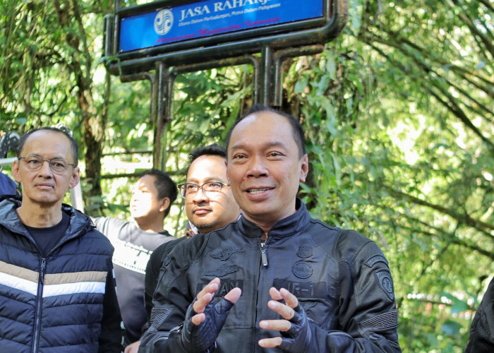 Jasa Raharja Bersama Komunitas  Motor Tomohon Gelar Safety Riding dan Pembersihan Rambu Lalu  Lintas