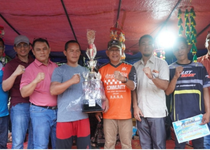 Yazid dan Dharma CS Rajai Sungai Ulak, Wabup A. Khafidh Resmi Tutup Kejuaraan Pacu Perahu