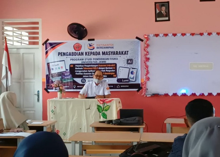 Dorong Inovasi Asesmen Digital, Tim Pendidikan Fisika Universitas Jambi Latih 30 Guru Memanfaatkan AI dan H5P