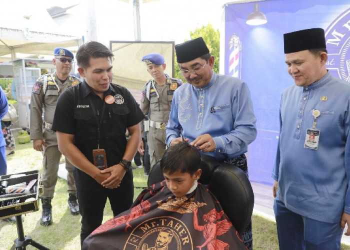 Bupati Anwar Sadat Gelar Syukuran Hari Jadi ke-61 Tanjab Barat, Sediakan Makan Gratis dan Pangkas Rambut