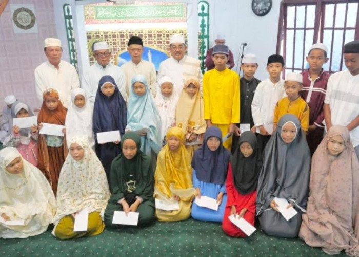 Bupati Tanjab Barat Laksanakan Safari Subuh di Masjid Ridhwaniyah Kuala Tungkal