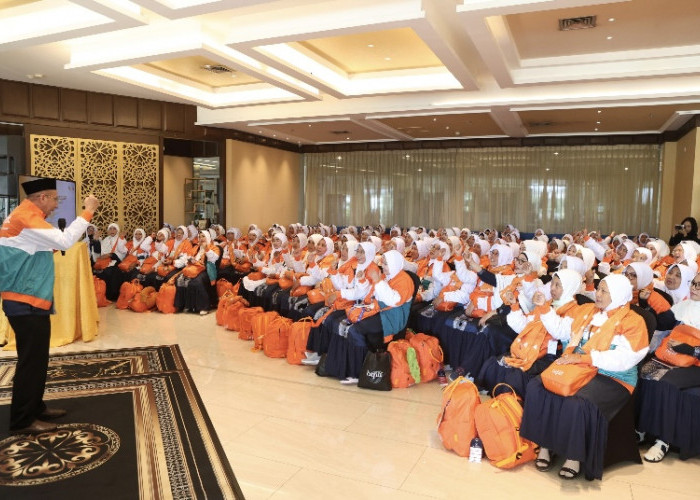 Sejumlah Warga Maro Sebo Ulu, Tiba di Tanah Suci melalui Program Umroh 1 Pesawat Nasabah BTPN Syariah 