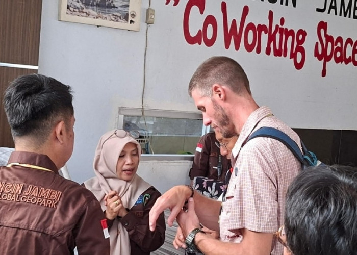 Evaluator UNESCO Terpikat Gelang Sebalik Sumpah dan Coba Ambung di Geopark Merangin-Jambi