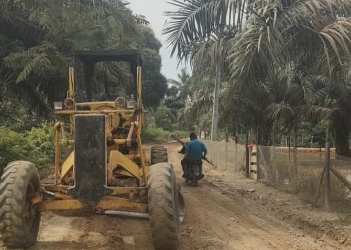 PTPN IV Regional IV Bereskan Perbaikan Jalan Desa Lidung, Kelar Dalam Waktu 1 Minggu