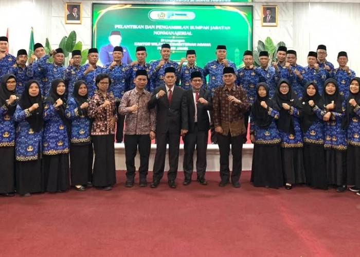 Kakanwil Kemenag Jambi Lantik 28 ASN Dalam Jabatan Non-Manajerial, Berikut Nama-Namanya