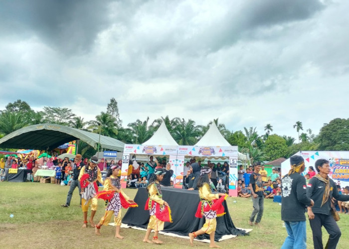 Ada Kuda Makan Beling di Acara Grebek Kampung Jambi Ekspres dan Yamaha di Bungo 