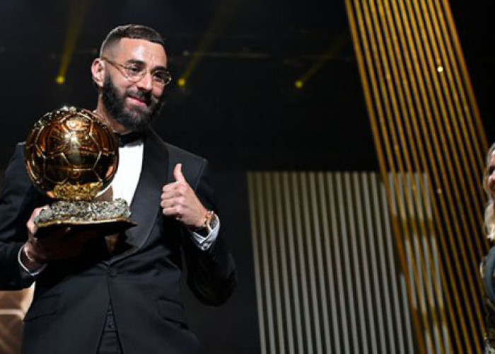 Karim Benzema Raih Ballon d'Or 2022