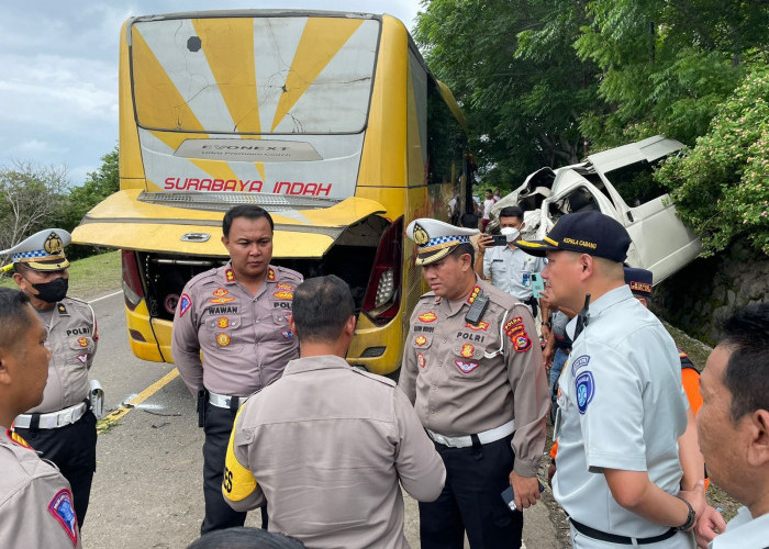 Jasa Raharja Jamin Seluruh Korban Tabrakan Bus Surabaya Indah dan Travel Pancasari di Sumbawa Barat   