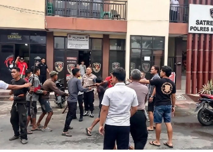 BREAKING NEWS! 8 Orang Diamankan Usai Penyerangan Polres Merangin 