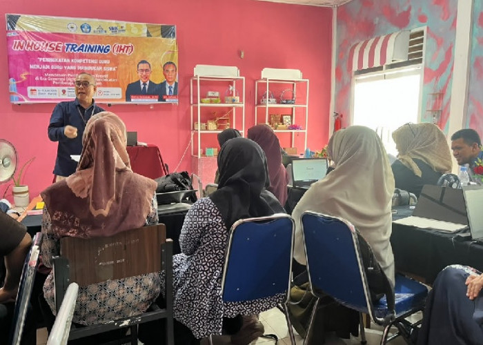 SMK Negeri 6 Jambi Latih Guru Jadi Arsitek Pembelajaran Era Digital