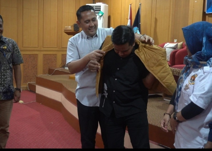 Bupati M. Syukur Tegaskan Pemkab Merangin Tidak Anti Kritik dan Minta Pers Tetap Profesional