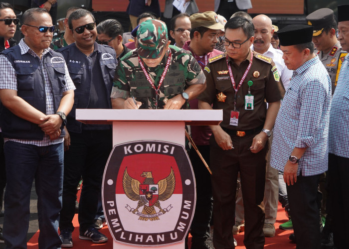 Danrem 042/Gapu Hadiri Deklarasi Kampanye Damai Pemilihan Cagub dan Cawagub Provinsi Jambi