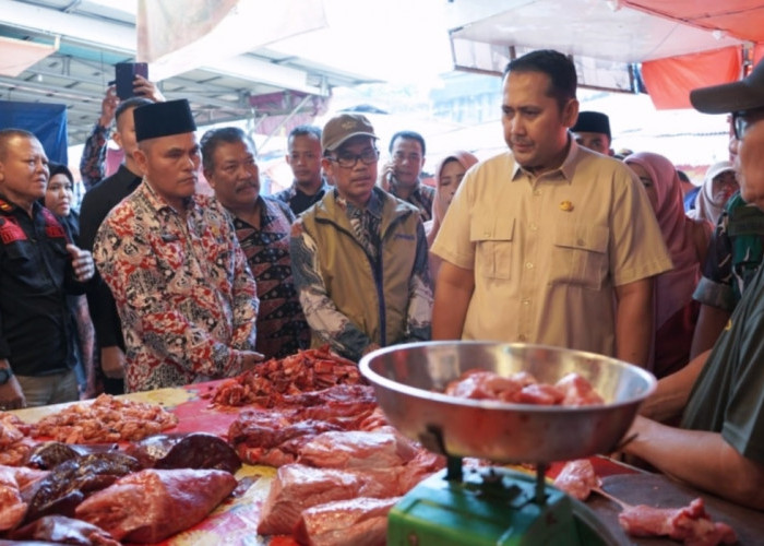Bupati M. Syukur Pimpin Sidak Pasar, Harga Sembako Terpantau Stabil